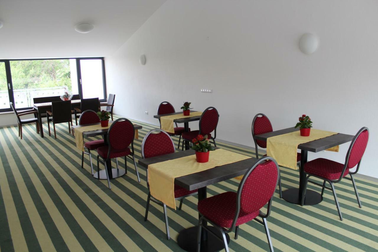 Helmers Gästehaus Gempfing Exteriör bild