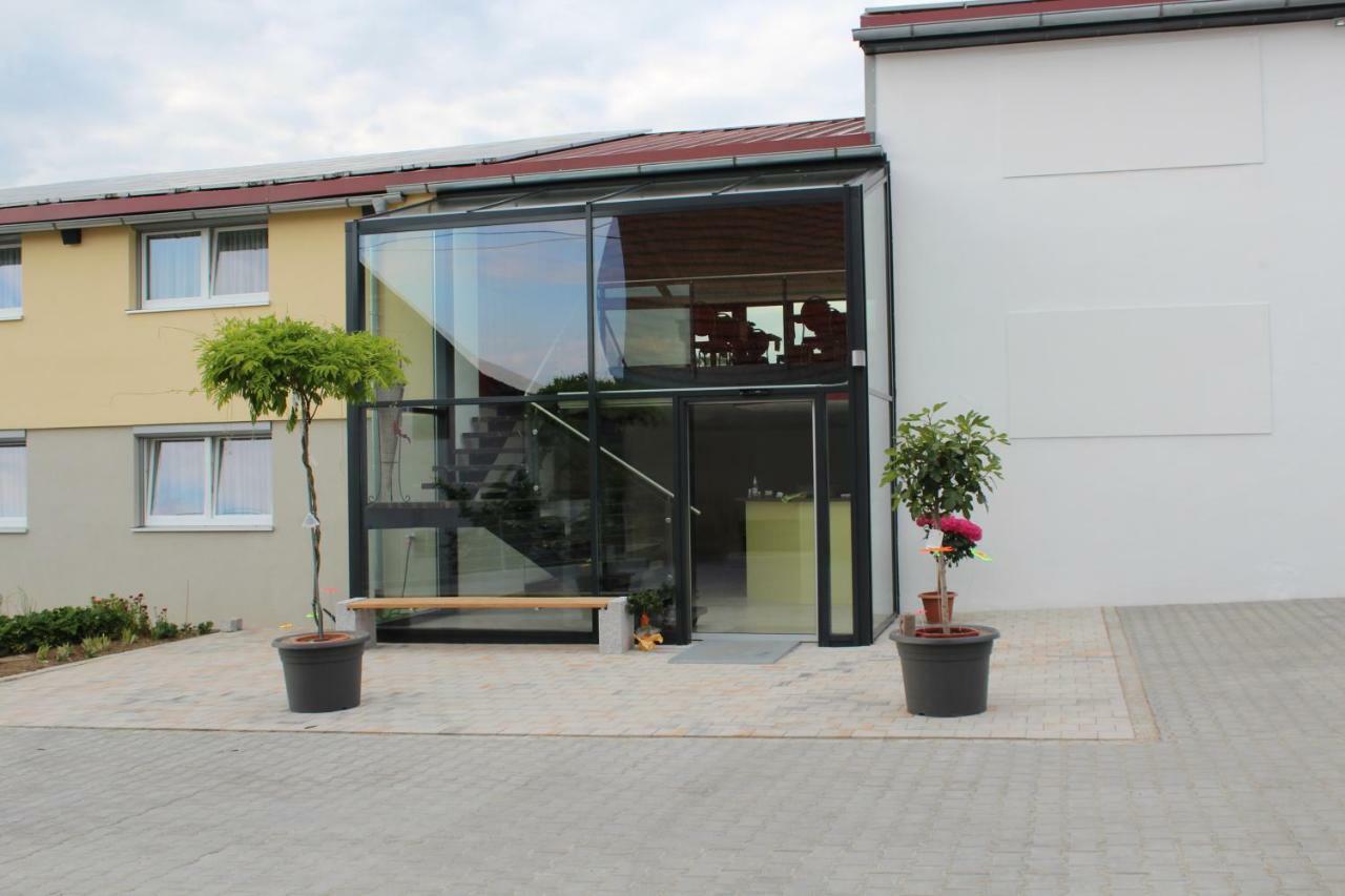 Helmers Gästehaus Gempfing Exteriör bild
