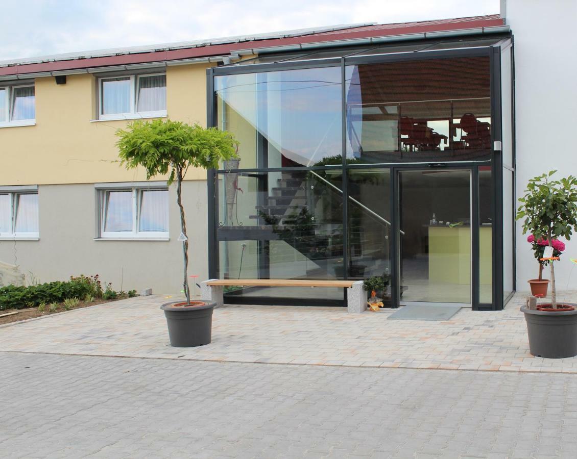 Helmers Gästehaus Gempfing Exteriör bild